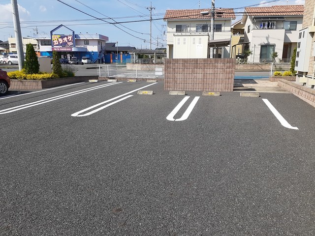ボヌールハイツ 駐車場