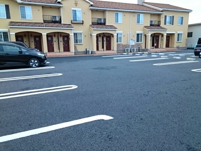 サンレミＡ 駐車場