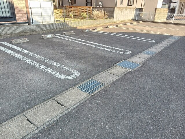ペルル 駐車場
