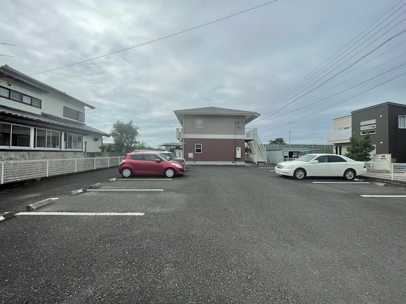 　メゾン・エクセラン　Ⅱ棟 駐車場