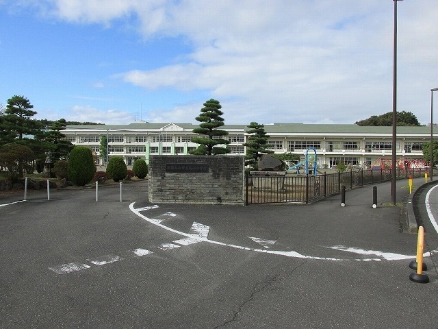 　那須烏山市中央２丁目　貸店舗 小学校