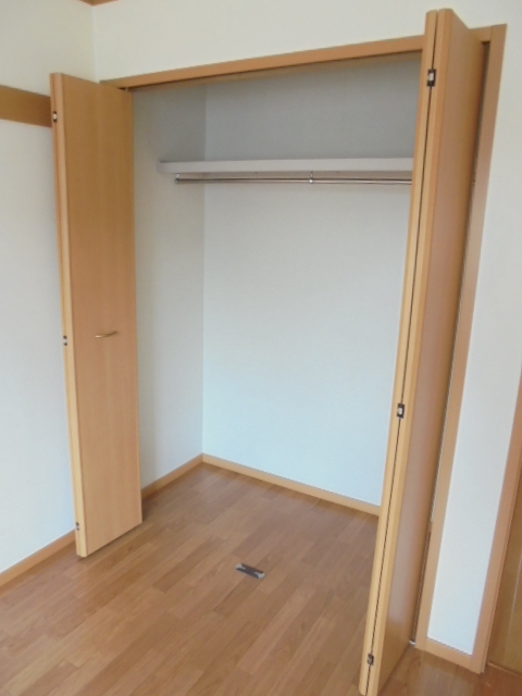 クラベールＢ 収納