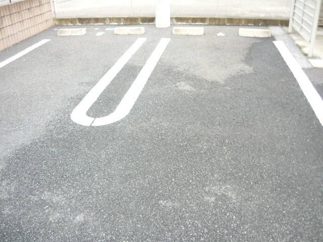 フィオーレ 駐車場