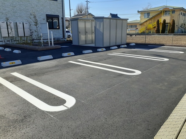 グルックスドルフ　Ⅱ 駐車場