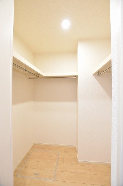 　クレセント　Ｄ棟 収納