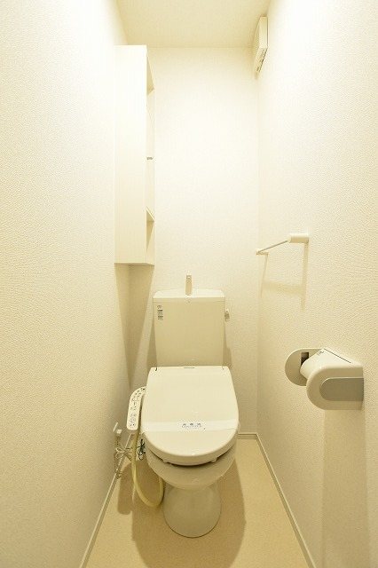 　クレセント　Ｄ棟 トイレ