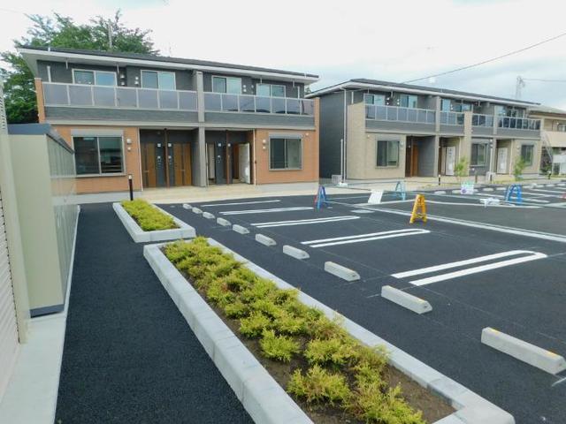 ラディーナＡ 駐車場
