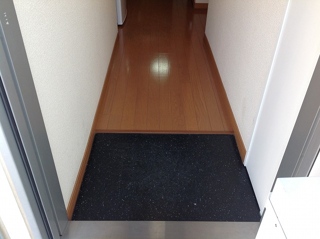 レオパレスプラティーク那須塩原 玄関