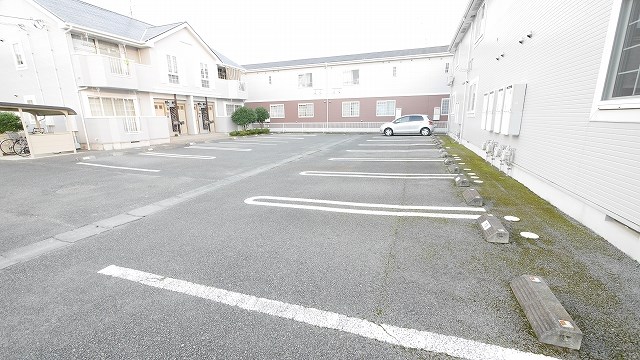 　東三島５７５ハイツ　Ｃ棟 駐車場