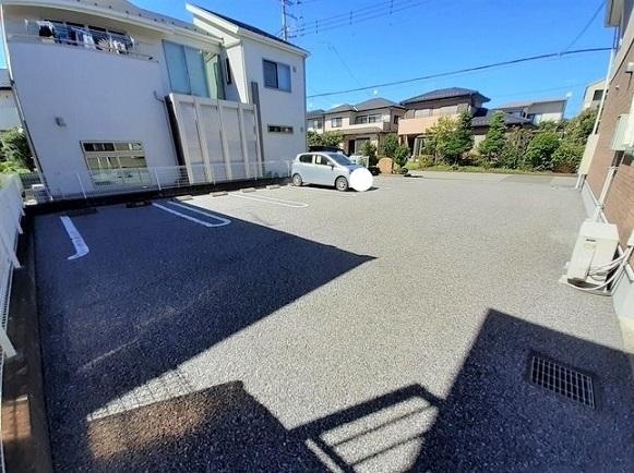 プリムローズ 駐車場