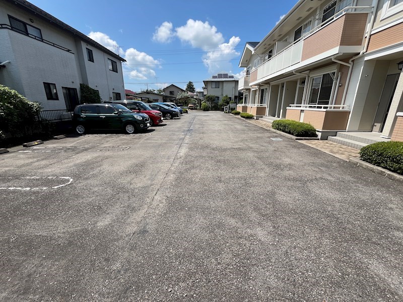 　プラシード　 駐車場