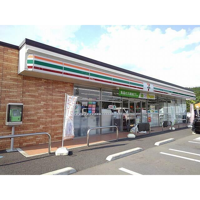 　プラシード　 コンビニ