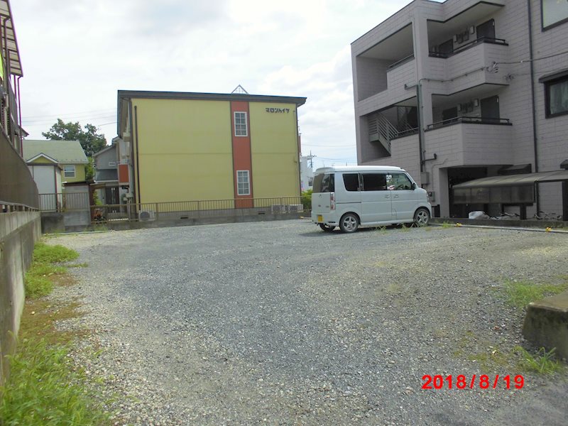 グリーンハイム青木 駐車場