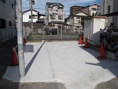 新喜多東1丁目ガレージ 玄関