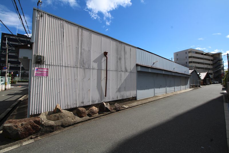 中道シャッター車庫 外観