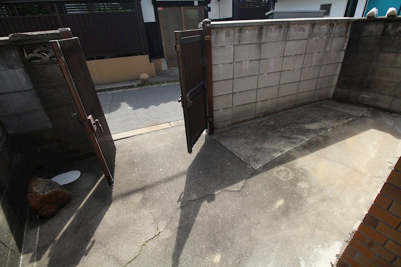 天王田7-28貸事務所・倉庫 庭