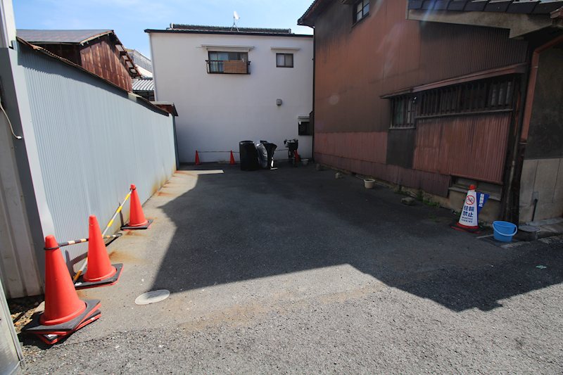 鴫野東3-3-3駐車場 玄関