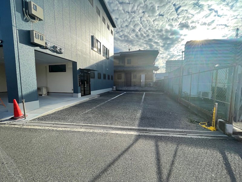 ナインテンビル 駐車場