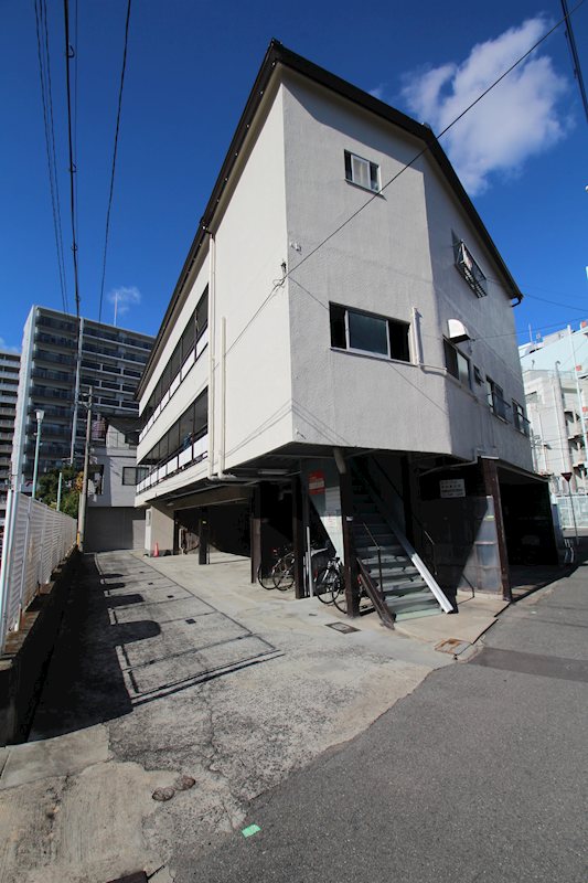 井上ガレージ 外観