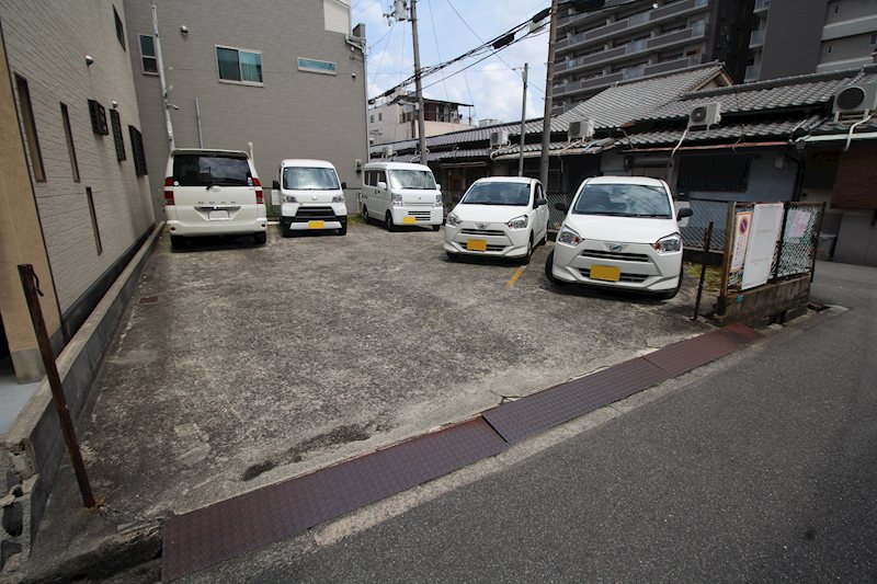吉田モータープール 外観