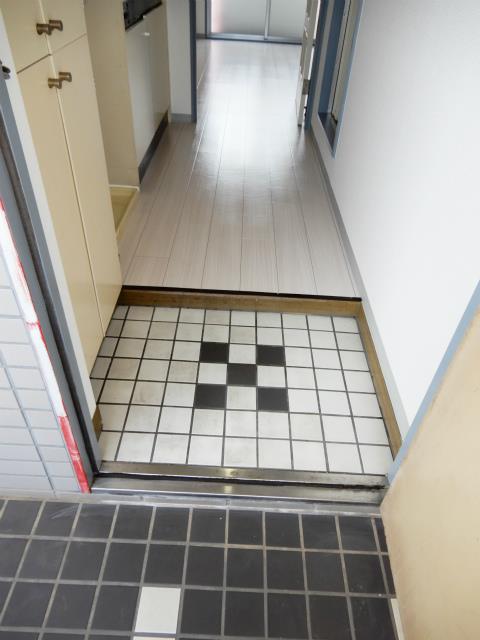 第１０新井ビル 玄関