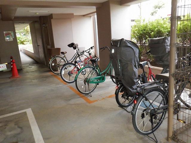 コゥジーコート寺山｜駐車場 その他