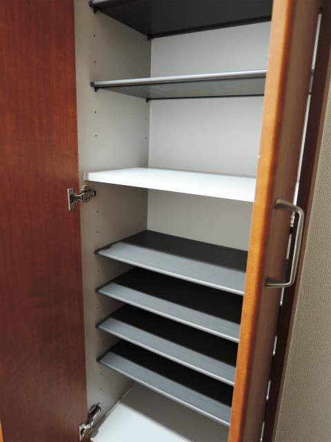 ナイスアーバン川崎ウエストモール 収納