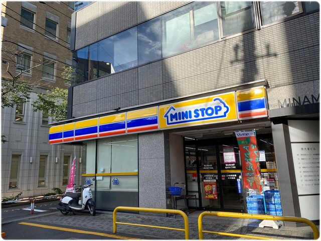 シャルマン南大塚 コンビニ