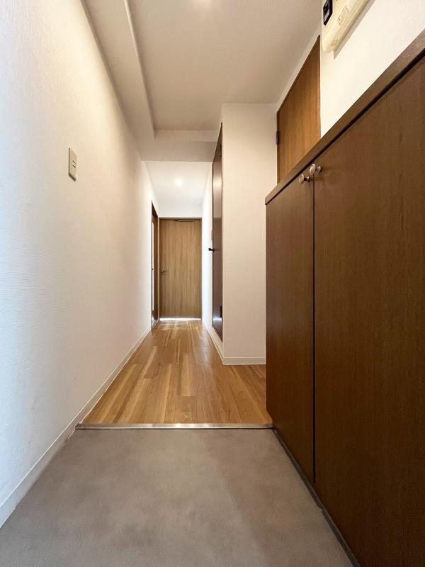 NEO ROOMELIA 玄関