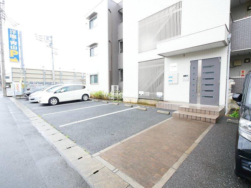 コモド錦町 駐車場