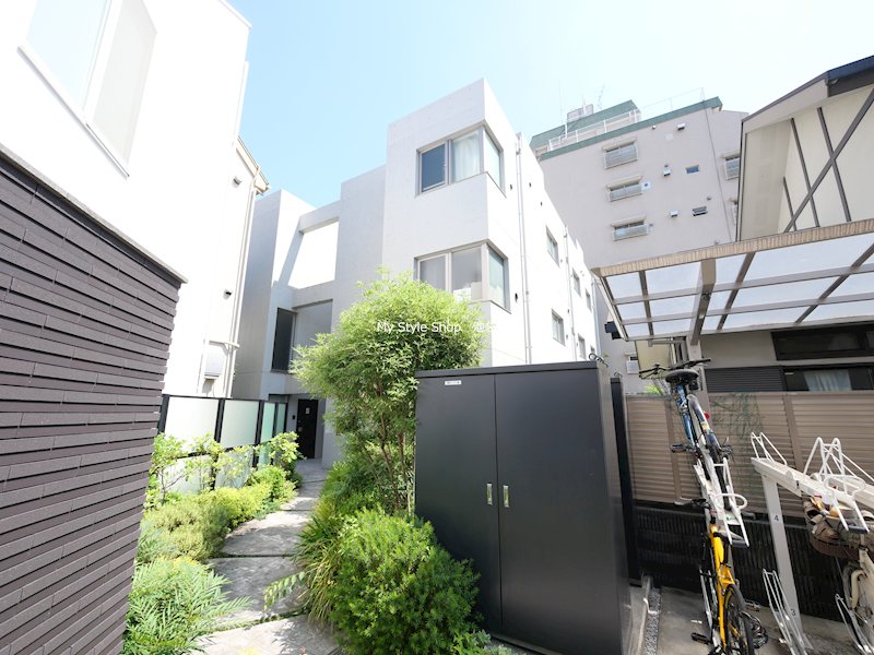 UVAS池袋 外観