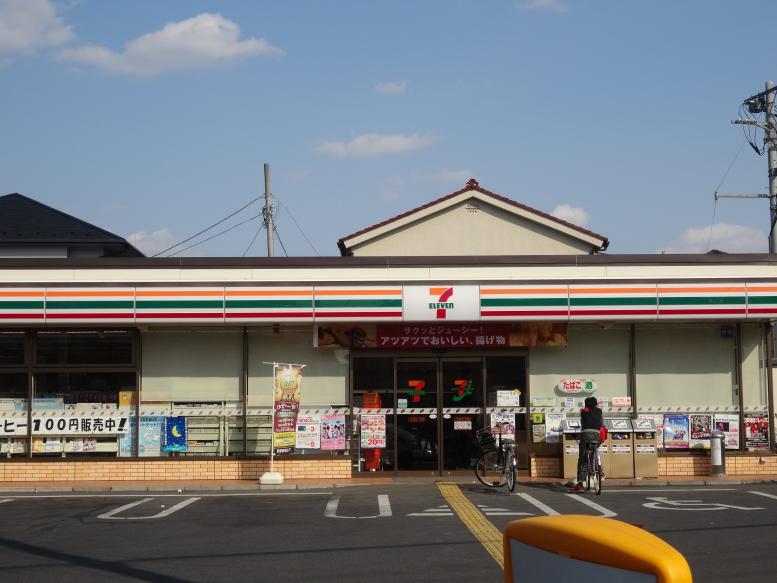 フェリーチェⅡ コンビニ