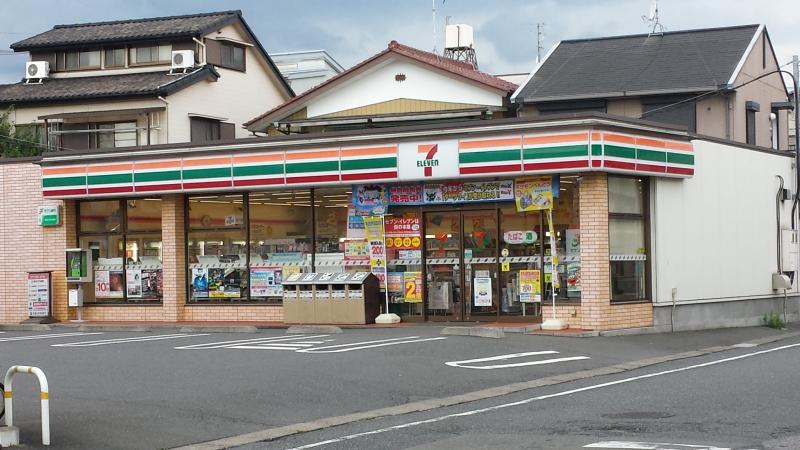 グランドソレイユ コンビニ