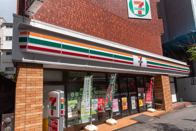 DUELO　MINAMIIKEBUKURO コンビニ