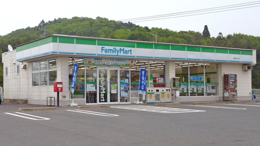 ティアレ川口 コンビニ