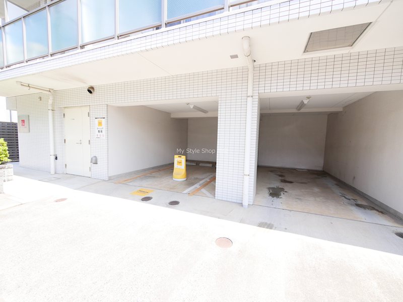 ドゥーエ西池袋 駐車場