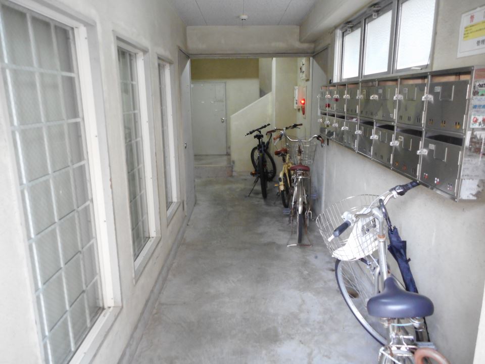 レーベン新屋敷 エントランス