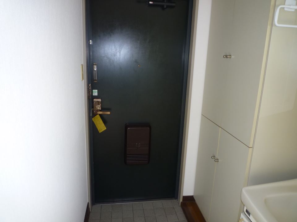 新屋敷ビル 玄関