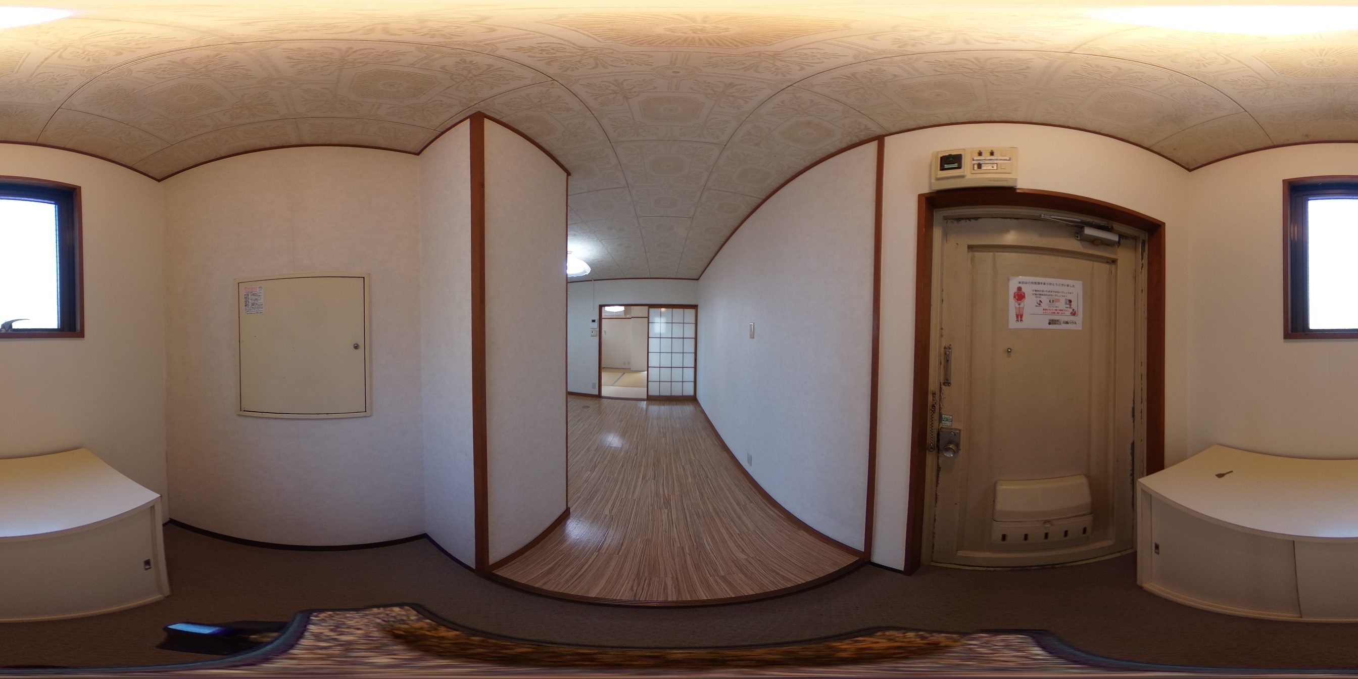 なかすビル 玄関