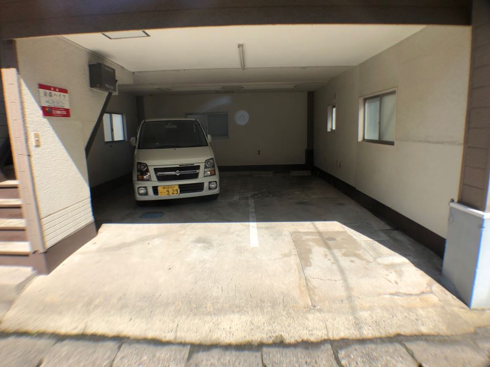金森ハイツ 駐車場
