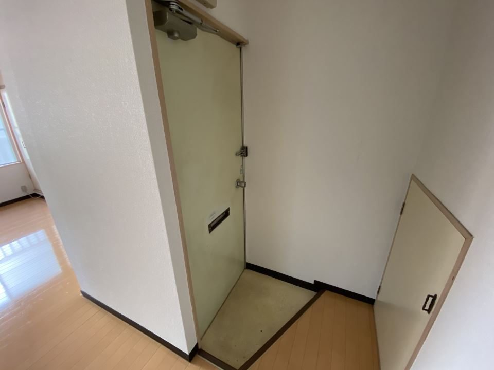 金森ハイツ 玄関