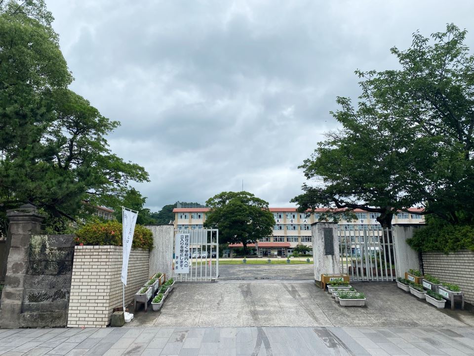 パセオ城山 小学校