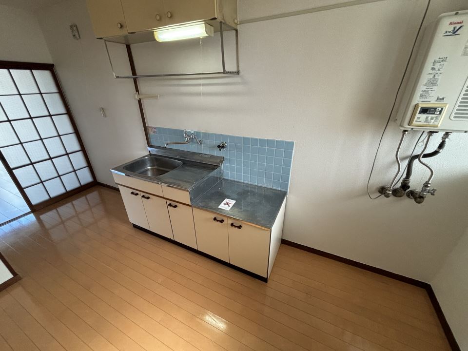 与次郎コーポ キッチン