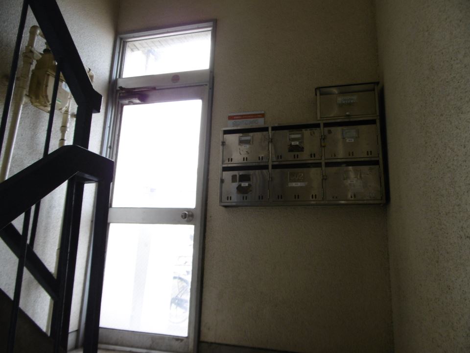 与次郎コーポ エントランス
