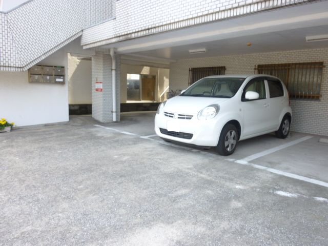 サンパール 駐車場