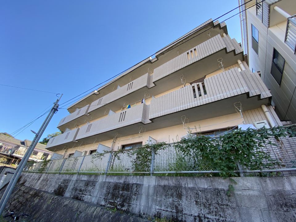 ＢＡＳＩＣ城山１０１号 外観