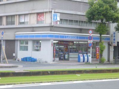 横小路ビル コンビニ