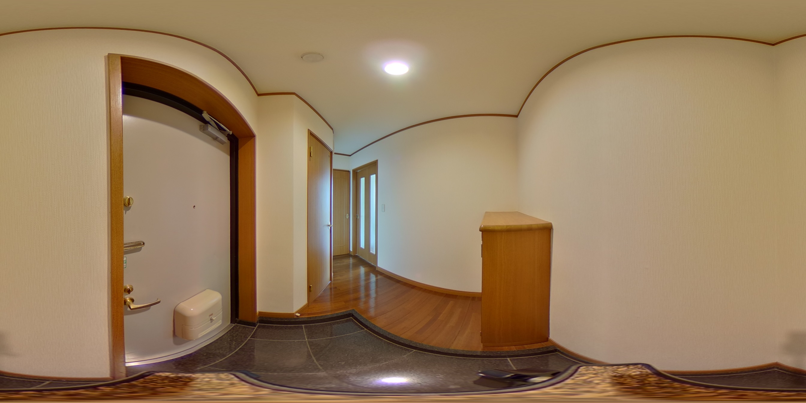 AQUA BLD 玄関