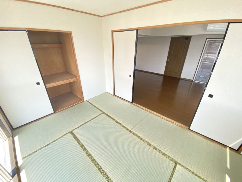 ロイヤルコート武 収納