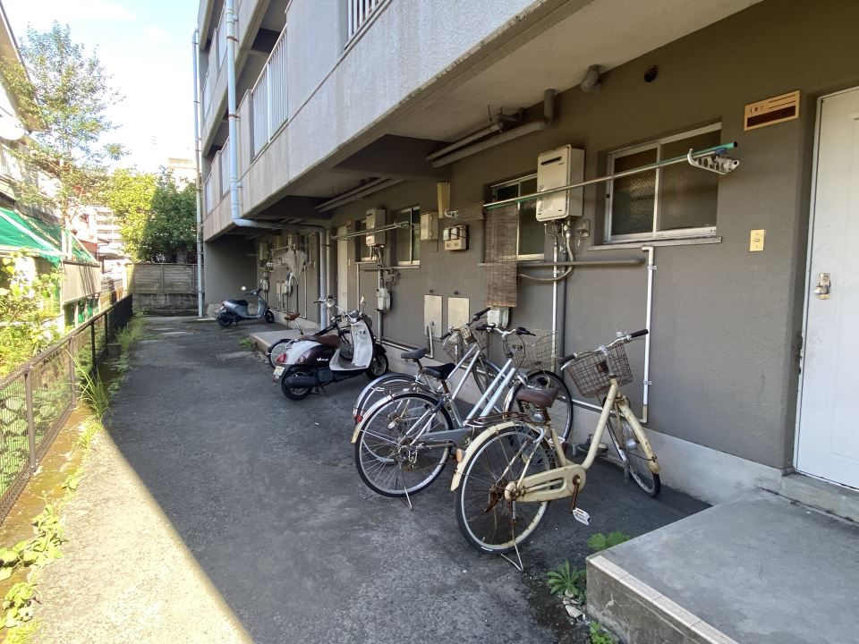 丸山アパート 駐車場